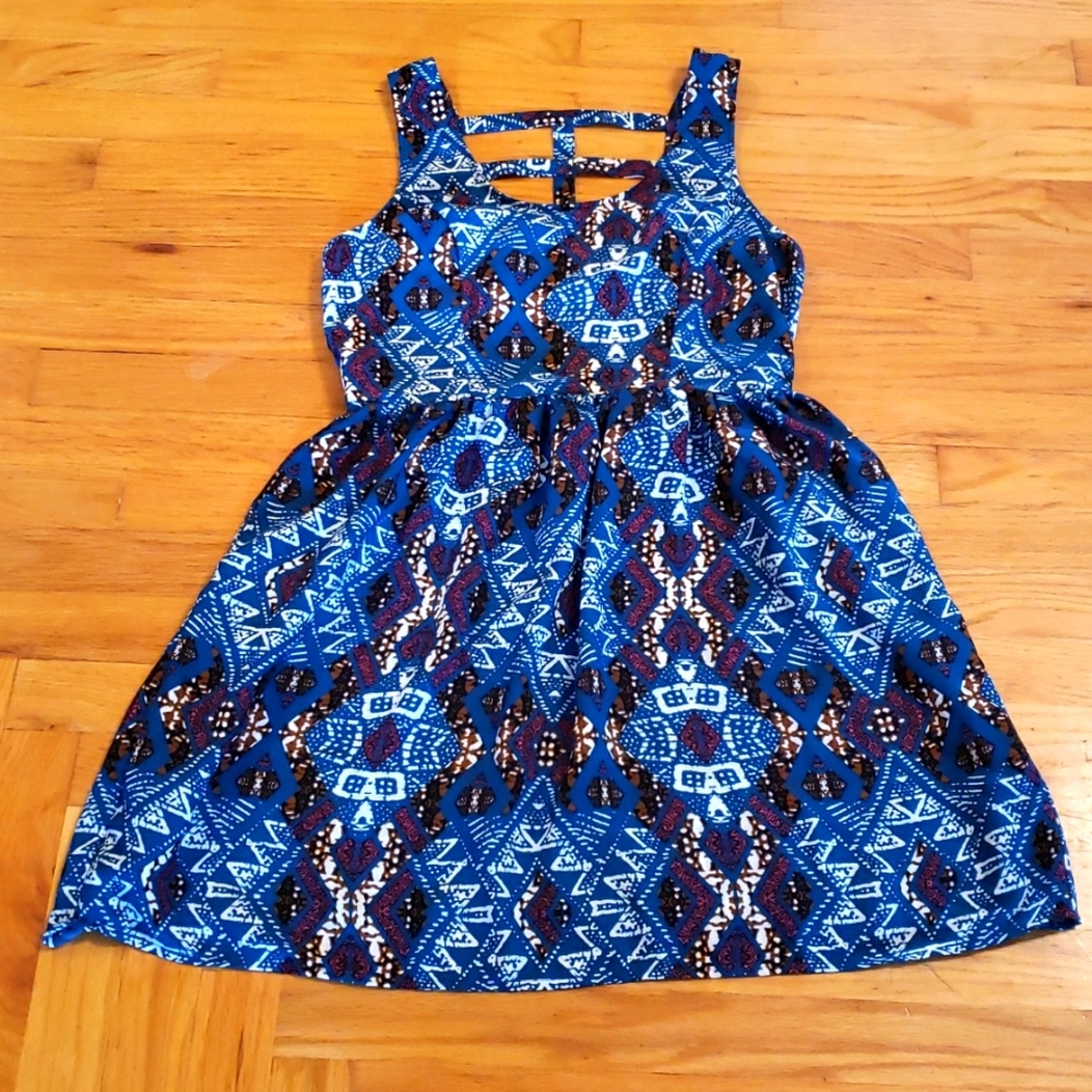 Xhilaration Women's Aztec Print Dress. Size Large.